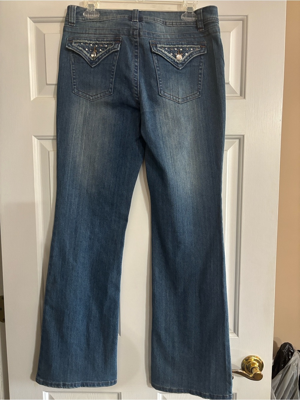 Apt. 9 Women’s Blue Boot Leg Cut Jeans with Studded Pocket